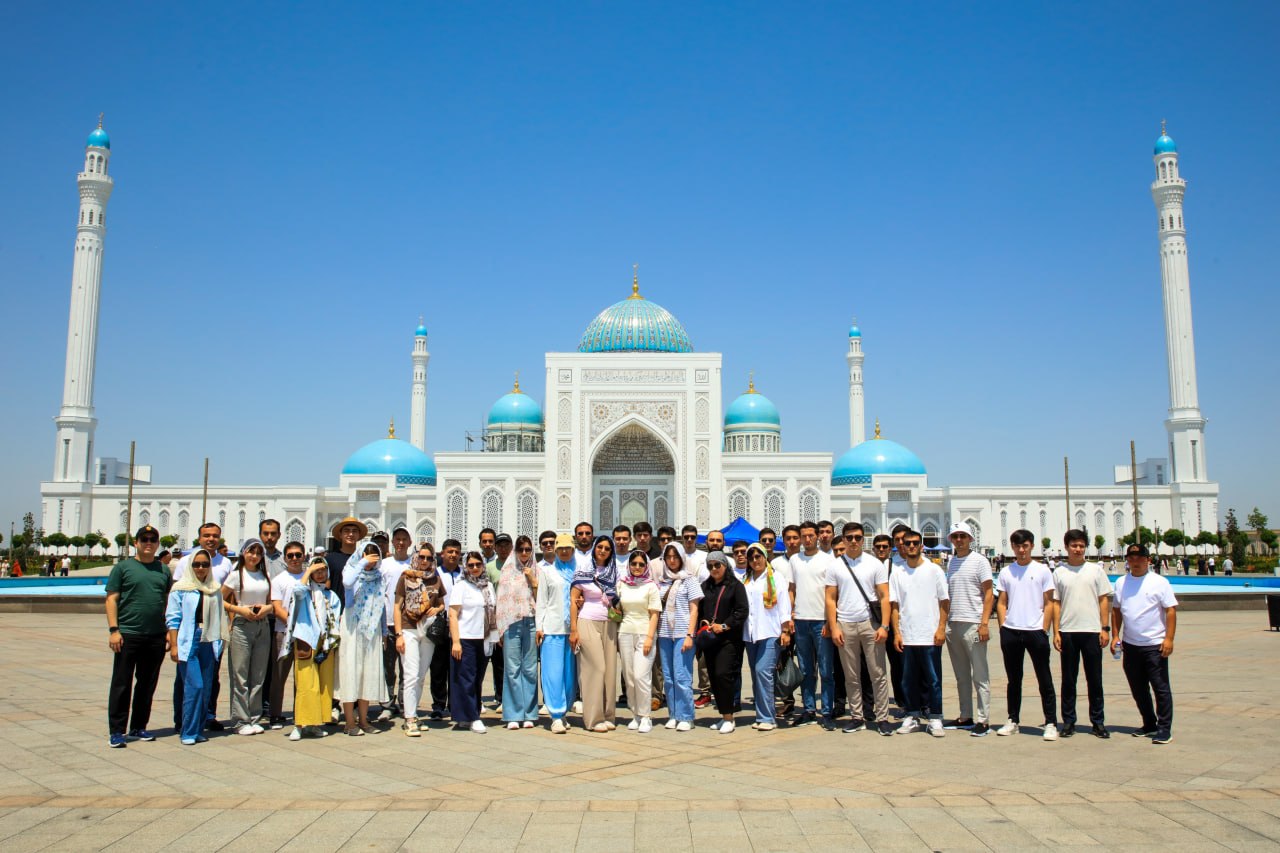 SAMARQAND SAYOHATI YoSHLARNI YANADA JIPSLASHTIRDI
