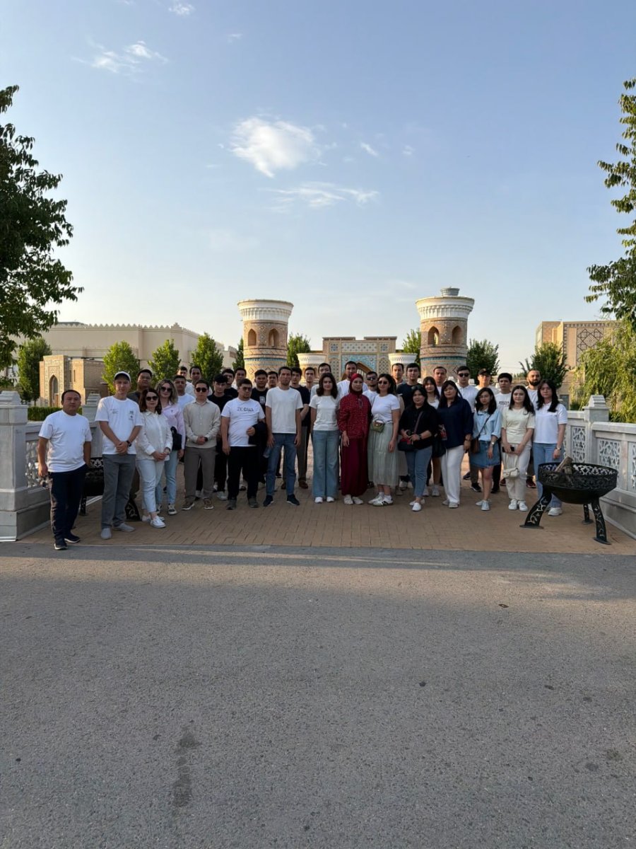 SAMARQAND SAYOHATI YoSHLARNI YANADA JIPSLASHTIRDI
